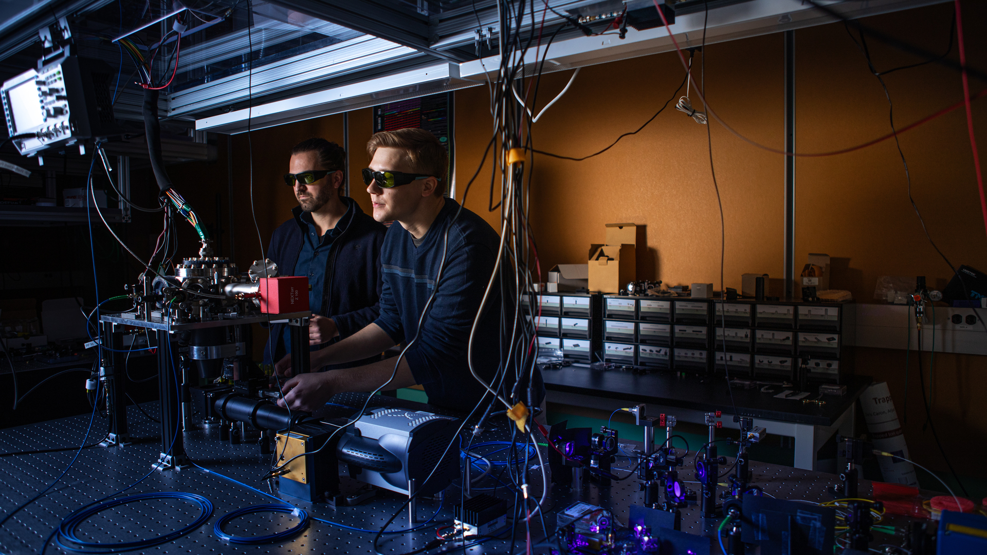 UMass Amherst and UCSB Demonstrate Photonic Chip Technology for Miniaturized Quantum Systems