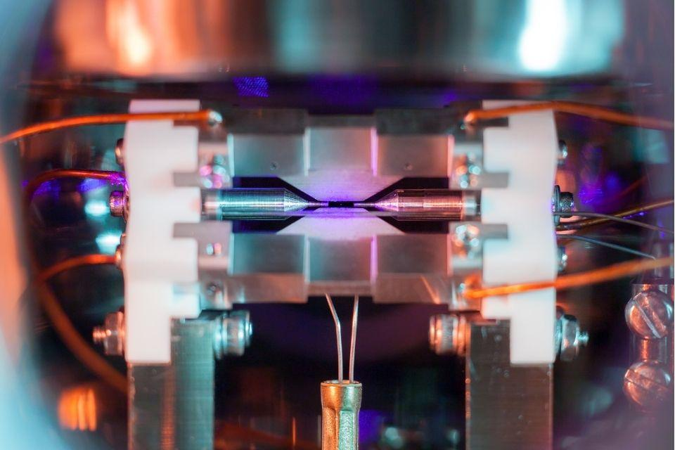 Oxford Researchers Demonstrate First-Ever 'Quadsqueezing' in Quantum Interaction